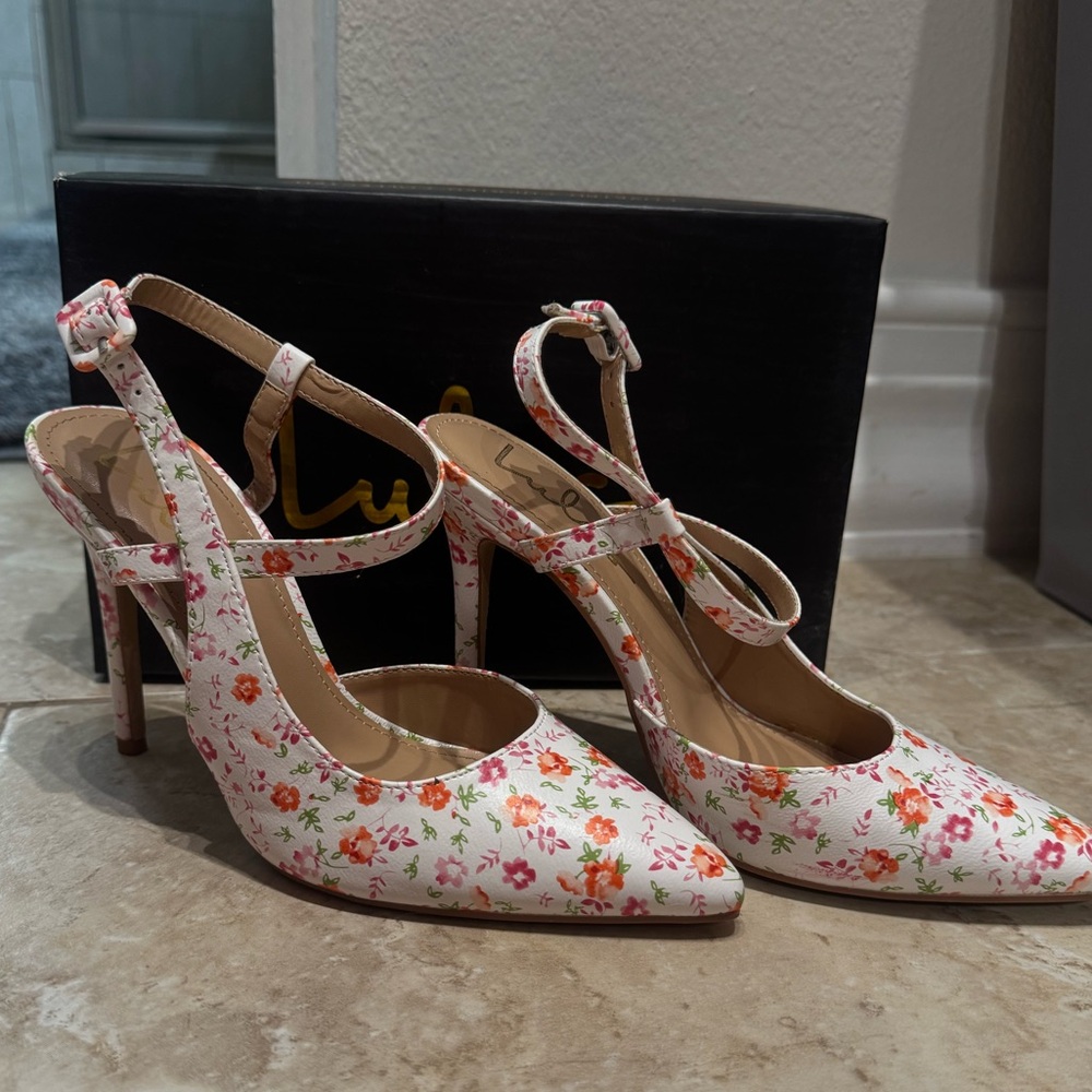 Lulu's White Floral Pointed-Toe Slingback Heels
